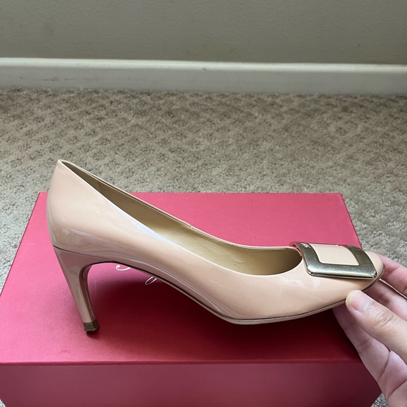 Roger Vivier Beige Patent Leather Trompette Pumps - Picture 6 of 10